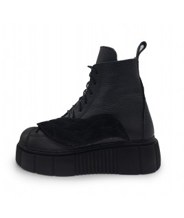 Leaf Me Boots In Black